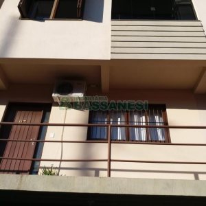 Sobrado com 109m², 2 dormitórios, 1 vaga, no bairro Charqueadas em Caxias do Sul para Comprar