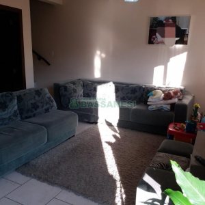 Sobrado com 109m², 2 dormitórios, 1 vaga, no bairro Charqueadas em Caxias do Sul para Comprar