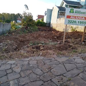 Terreno com 438m², no bairro Cinqüentenário em Caxias do Sul para Alugar