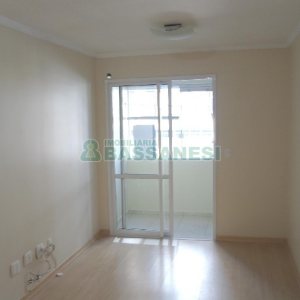 Apartamento com 70m², 2 dormitórios, 2 vagas, no bairro Charqueadas em Caxias do Sul para Comprar