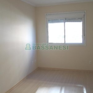 Apartamento com 70m², 2 dormitórios, 2 vagas, no bairro Charqueadas em Caxias do Sul para Comprar