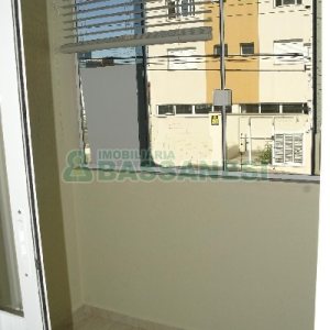 Apartamento com 70m², 2 dormitórios, 2 vagas, no bairro Charqueadas em Caxias do Sul para Comprar