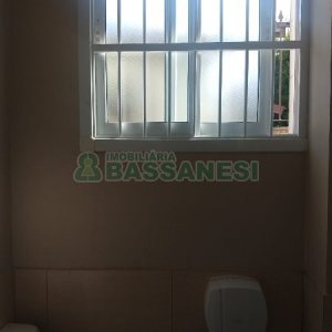 Loja com 311m², no bairro Cinqüentenário em Caxias do Sul para Comprar