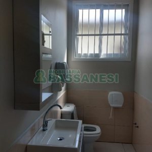 Loja com 311m², no bairro Cinqüentenário em Caxias do Sul para Comprar