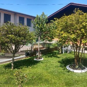 Casa com 690m², 4 dormitórios, 2 vagas, no bairro Diamantino em Caxias do Sul para Comprar