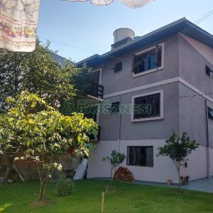 Casa com 690m², 4 dormitórios, 2 vagas, no bairro Diamantino em Caxias do Sul para Comprar