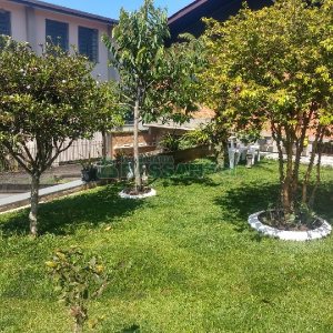 Casa com 690m², 4 dormitórios, 2 vagas, no bairro Diamantino em Caxias do Sul para Comprar