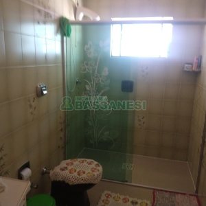 Casa com 690m², 4 dormitórios, 2 vagas, no bairro Diamantino em Caxias do Sul para Comprar