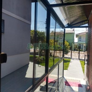 Casa com 690m², 4 dormitórios, 2 vagas, no bairro Diamantino em Caxias do Sul para Comprar