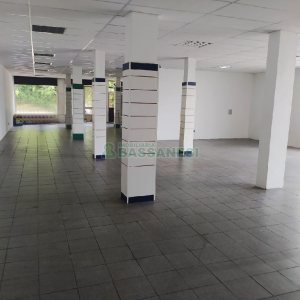 Loja com 369m², no bairro São Leopoldo em Caxias do Sul para Comprar