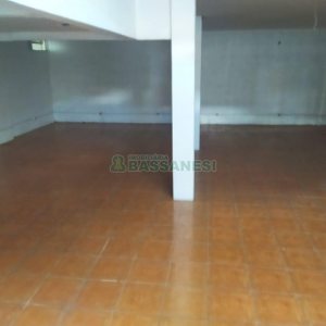 Loja com 369m², no bairro São Leopoldo em Caxias do Sul para Comprar