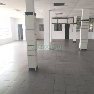 Loja com 369m², no bairro São Leopoldo em Caxias do Sul para Comprar