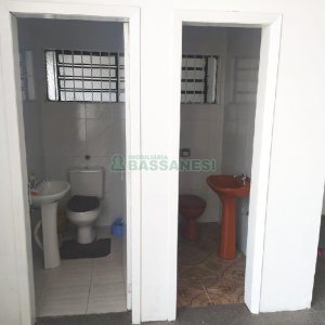 Loja com 369m², no bairro São Leopoldo em Caxias do Sul para Comprar