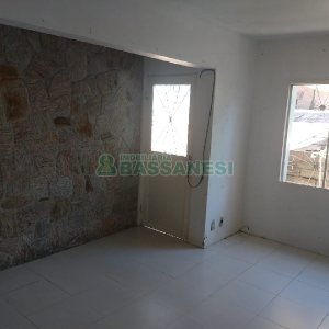 Casa com 268m², 3 dormitórios, 4 vagas, no bairro São Leopoldo em Caxias do Sul para Comprar