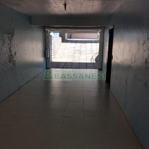 Casa com 268m², 3 dormitórios, 4 vagas, no bairro São Leopoldo em Caxias do Sul para Comprar