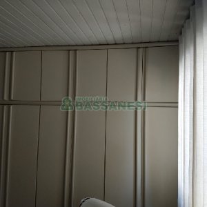 Casa com 268m², 3 dormitórios, 4 vagas, no bairro São Leopoldo em Caxias do Sul para Comprar