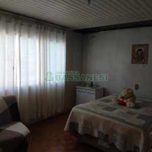 Casa com 268m², 3 dormitórios, 4 vagas, no bairro São Leopoldo em Caxias do Sul para Comprar