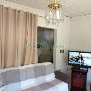 Casa com 268m², 3 dormitórios, 4 vagas, no bairro São Leopoldo em Caxias do Sul para Comprar