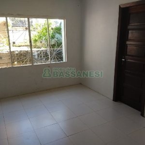 Casa com 268m², 3 dormitórios, 4 vagas, no bairro São Leopoldo em Caxias do Sul para Comprar