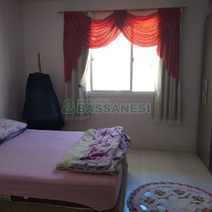 Sobrado com 92m², 2 dormitórios, 1 vaga, no bairro De Zorzi em Caxias do Sul para Comprar