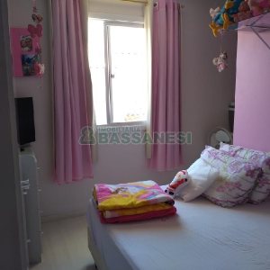 Sobrado com 92m², 2 dormitórios, 1 vaga, no bairro De Zorzi em Caxias do Sul para Comprar