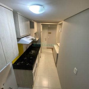 Apartamento com 48m², 2 dormitórios, 1 vaga, no bairro De Zorzi em Caxias do Sul para Alugar