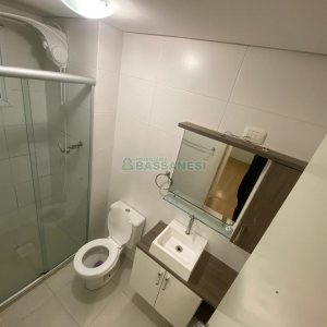 Apartamento com 48m², 2 dormitórios, 1 vaga, no bairro De Zorzi em Caxias do Sul para Alugar