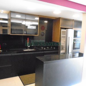 Apto Mobiliado com 109m², 3 dormitórios, 3 vagas, no bairro Rio Branco em Caxias do Sul para Comprar