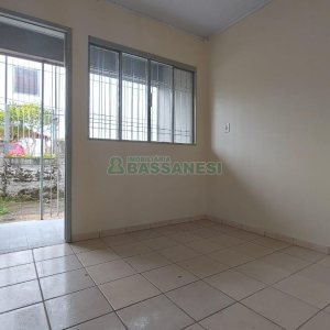 Casa com 120m², 3 dormitórios, 3 vagas, no bairro Esplanada em Caxias do Sul para Comprar