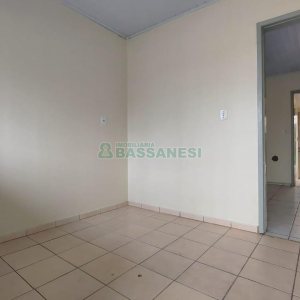Casa com 120m², 3 dormitórios, 3 vagas, no bairro Esplanada em Caxias do Sul para Comprar