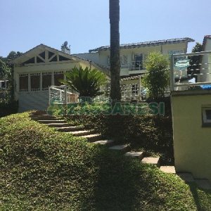Casa com 315m², 3 dormitórios, 1 vaga, no bairro Centro em São Marcos para Comprar