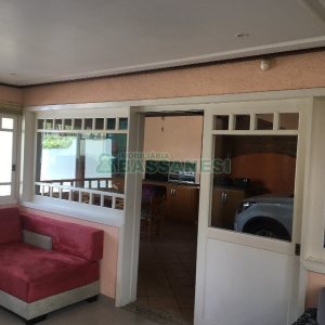 Casa com 315m², 3 dormitórios, 1 vaga, no bairro Centro em São Marcos para Comprar