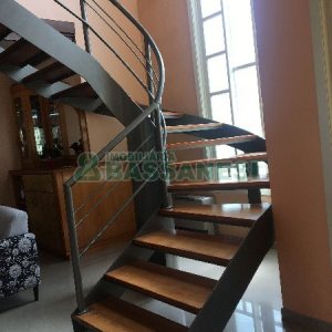 Casa com 315m², 3 dormitórios, 1 vaga, no bairro Centro em São Marcos para Comprar