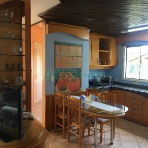 Casa com 315m², 3 dormitórios, 1 vaga, no bairro Centro em São Marcos para Comprar