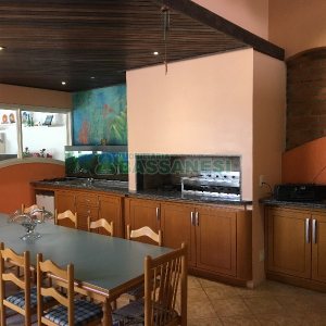 Casa com 315m², 3 dormitórios, 1 vaga, no bairro Centro em São Marcos para Comprar