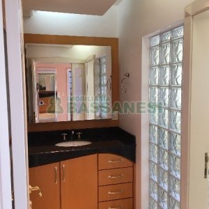 Casa com 315m², 3 dormitórios, 1 vaga, no bairro Centro em São Marcos para Comprar