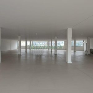 Sala com 500m², 2 vagas, no bairro São Caetano em Caxias do Sul para Alugar