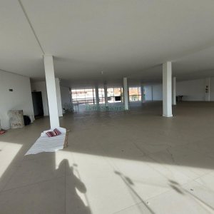 Sala com 500m², 2 vagas, no bairro São Caetano em Caxias do Sul para Alugar