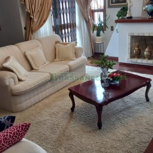 Casa com 289m², 3 dormitórios, 2 vagas, no bairro Medianeira em Caxias do Sul para Comprar