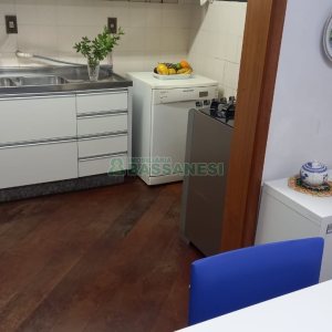 Casa com 289m², 3 dormitórios, 2 vagas, no bairro Medianeira em Caxias do Sul para Comprar