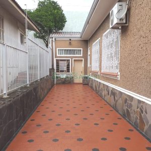 Casa Comercial com 400m², 3 dormitórios, 3 vagas, no bairro Centro em Caxias do Sul para Alugar