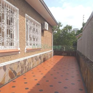 Casa Comercial com 400m², 3 dormitórios, 3 vagas, no bairro Centro em Caxias do Sul para Alugar