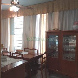 Casa Comercial com 400m², 3 dormitórios, 3 vagas, no bairro Centro em Caxias do Sul para Alugar