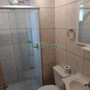 Apto Mobiliado com 42m², 2 dormitórios, 1 vaga, no bairro Desvio Rizzo em Caxias do Sul para Alugar