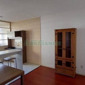 Apto Mobiliado com 72m², 2 dormitórios, no bairro Centro em Caxias do Sul para Alugar