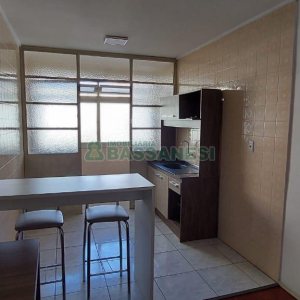Apto Mobiliado com 72m², 2 dormitórios, no bairro Centro em Caxias do Sul para Alugar