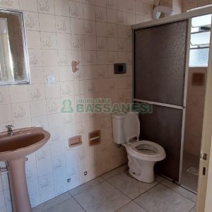 Apto Mobiliado com 72m², 2 dormitórios, no bairro Centro em Caxias do Sul para Alugar