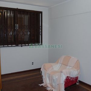 Apto Mobiliado com 109m², 3 dormitórios, 1 vaga, no bairro Lourdes em Caxias do Sul para Comprar