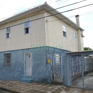 Casa com 60m², 3 dormitórios, no bairro Panazzolo em Caxias do Sul para Comprar