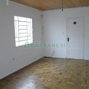 Casa com 60m², 3 dormitórios, no bairro Panazzolo em Caxias do Sul para Comprar